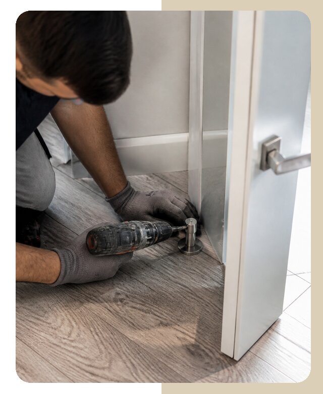 Установка дверного ограничителя в Новороссийске от 1225 р. | ДвериЛегко-Нвр